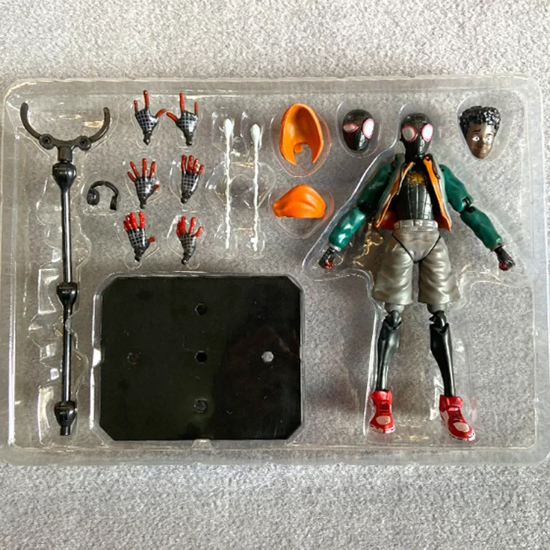 Figura d'azione snodabile di M - Diy Headphone recensione e prezzo